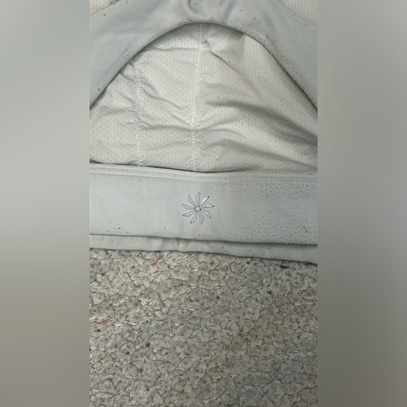 Athleta women’s ultimate sports bra - Picture 3 of 8